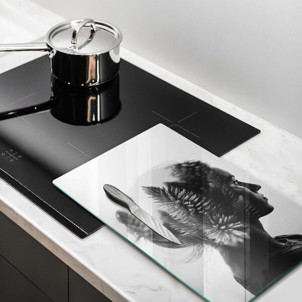 Kuchynská doska veľká zo skla Žena a les