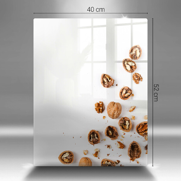 Sklenená doska na krájanie Orechy na bielom pozadí