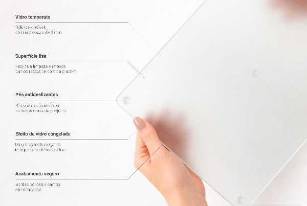 Sklenená doska na krájanie v rozmere 80 × 52 cm