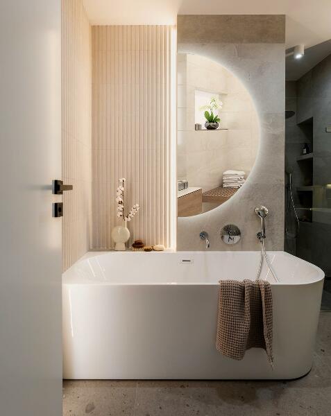 Polkruhové zrkadlo bez rámu s led 30x60 cm