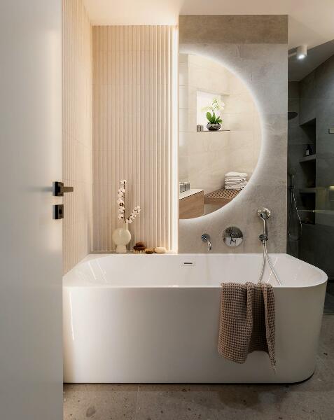 Dizajnové polkruhové zrkadlo s osvetlením 40x80 cm