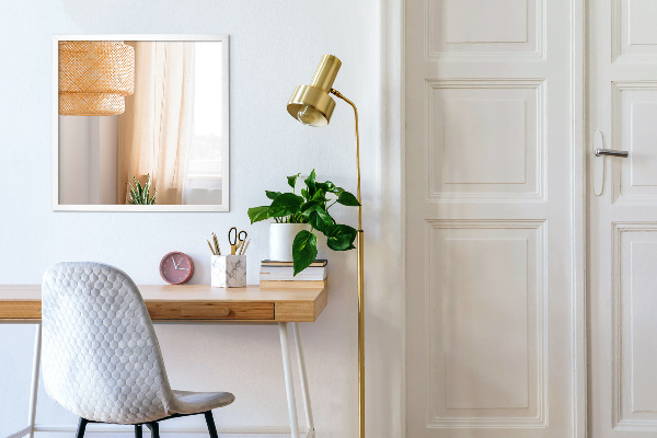 Obdĺžnikové zrkadlo do obývačky v bielom ráme 100x70 cm