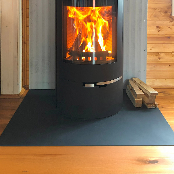 Podložka pod kachle z čierneho plechu 100x70 cm