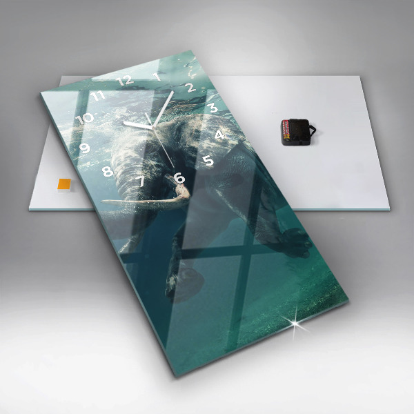 Vertikálne hodiny Slon plávajúci v oceáne