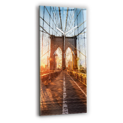 Vertikálne hodiny Brooklynský most NYC