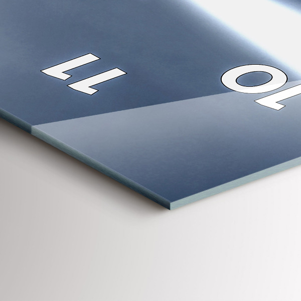 Vertikálne hodiny Maják