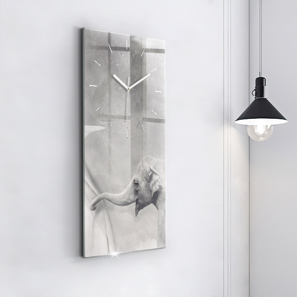 Vertikálne hodiny Slon