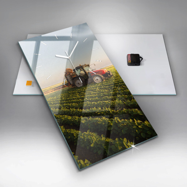 Vertikálne hodiny Traktor v poľnohospodárskej oblasti