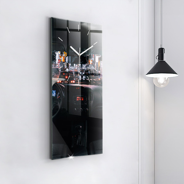 Vertikálne hodiny Auto v Tokiu