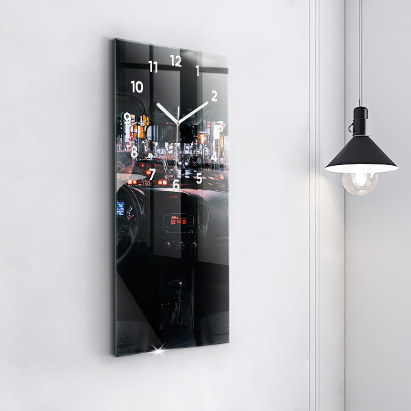 Vertikálne hodiny Auto v Tokiu