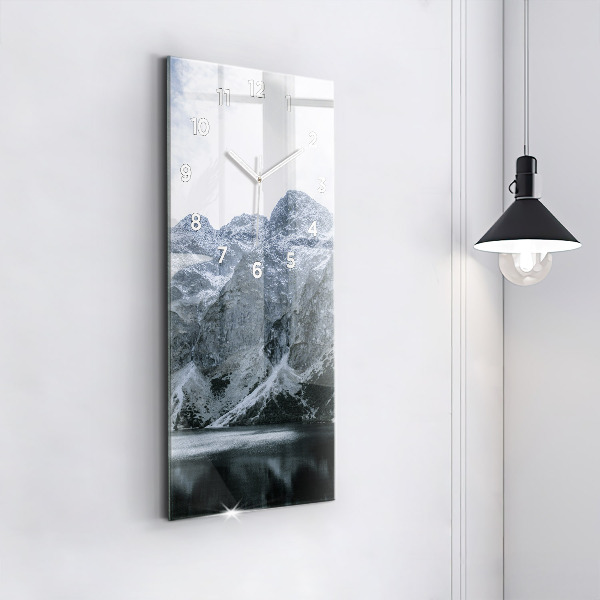 Vertikálne hodiny Morskie Oko v Tatrách