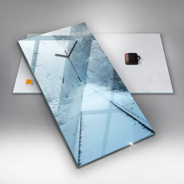 Vertikálne hodiny Jeleň na tratiach