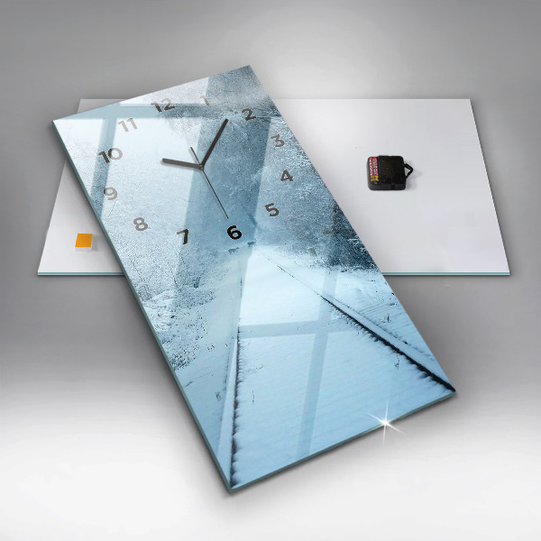 Vertikálne hodiny Jeleň na tratiach