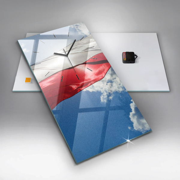 Vertikálne hodiny Poľská vlajka proti oblohe