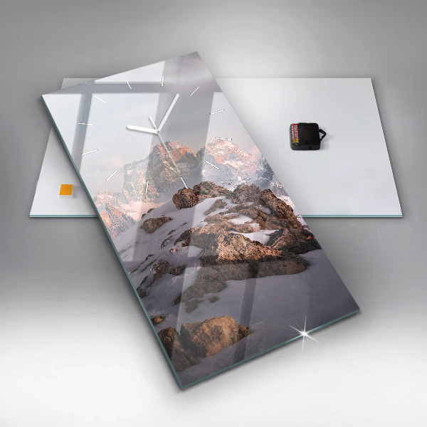 Vertikálne hodiny Hora pokrytá snehom