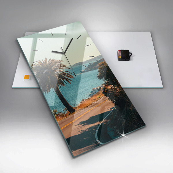 Vertikálne hodiny Palmy v Malibu