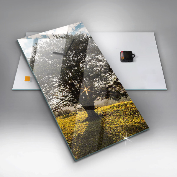 Vertikálne hodiny Strom na kopci