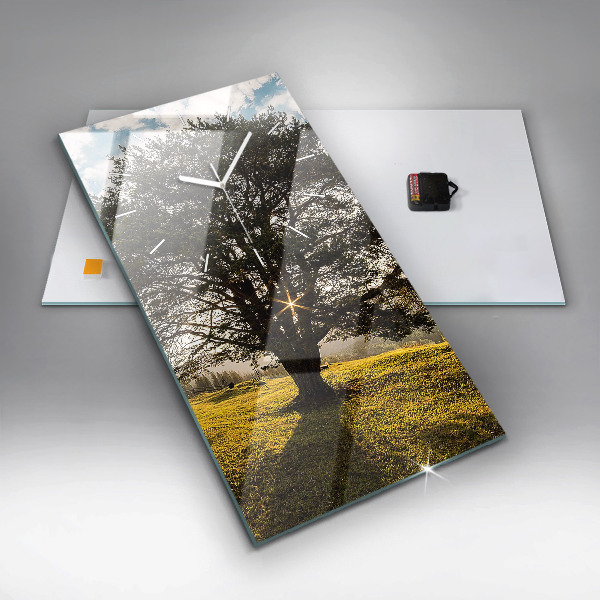 Vertikálne hodiny Strom na kopci