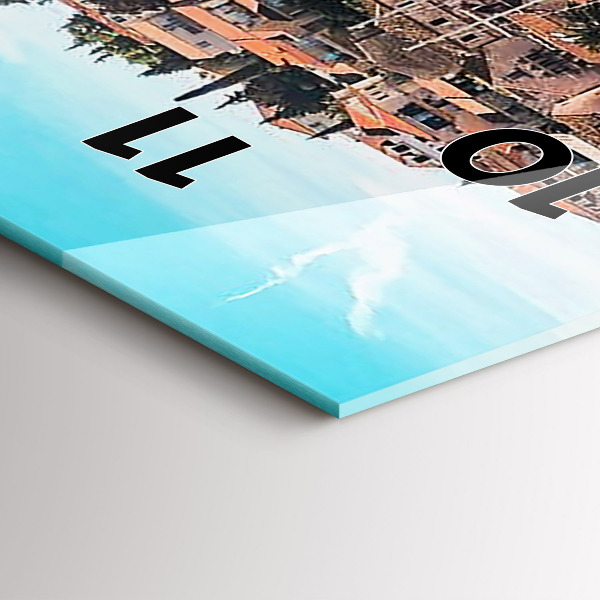 Vertikálne hodiny Lode v Chorvátsku