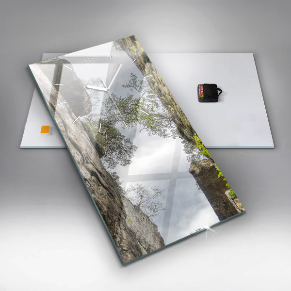 Vertikálne hodiny Skalné mesto v Českej republike