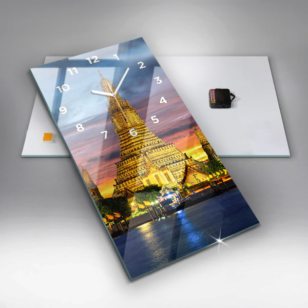 Vertikálne hodiny Chrám v Bangkoku v Thajsku