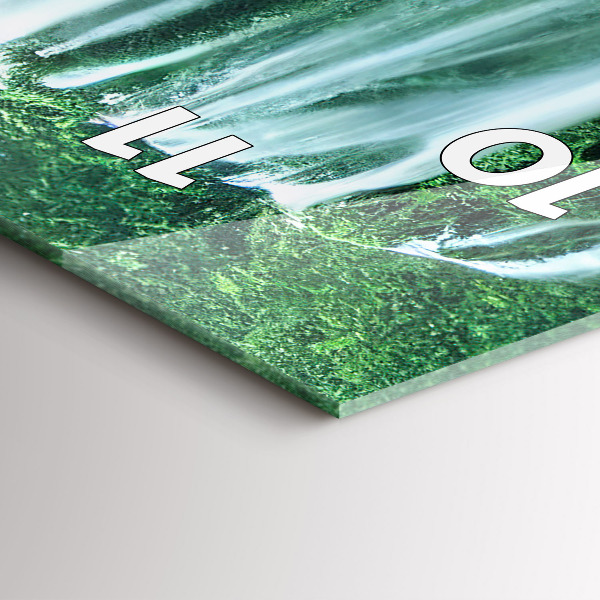 Vertikálne hodiny Vodopád medzi machom