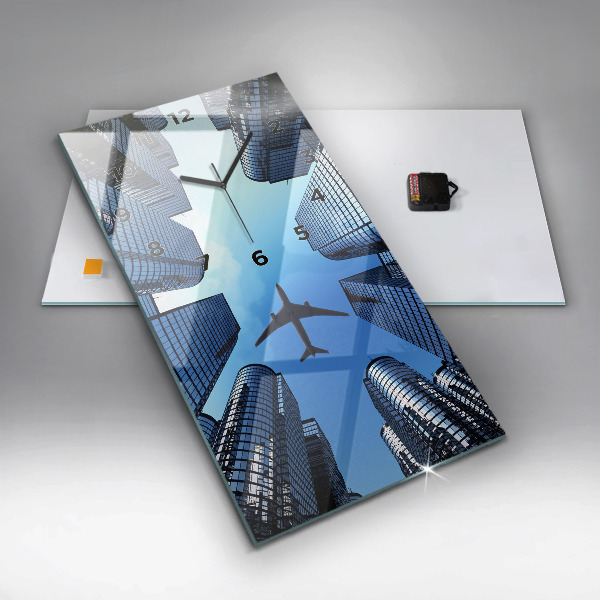 Vertikálne hodiny Lietadlo nad budovami