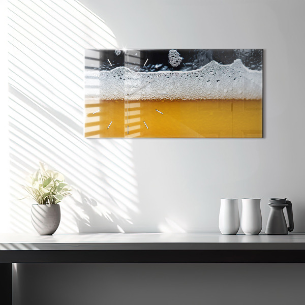 Horizontálne hodiny Pivo zblízka