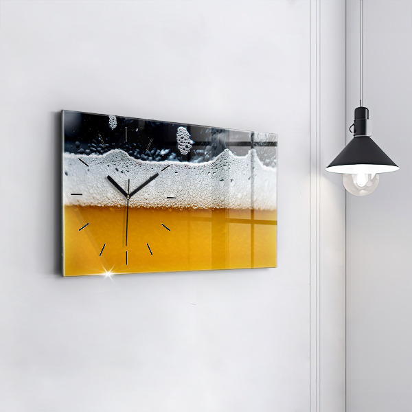 Horizontálne hodiny Pivo zblízka