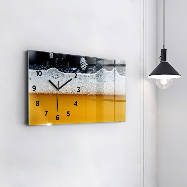 Horizontálne hodiny Pivo zblízka