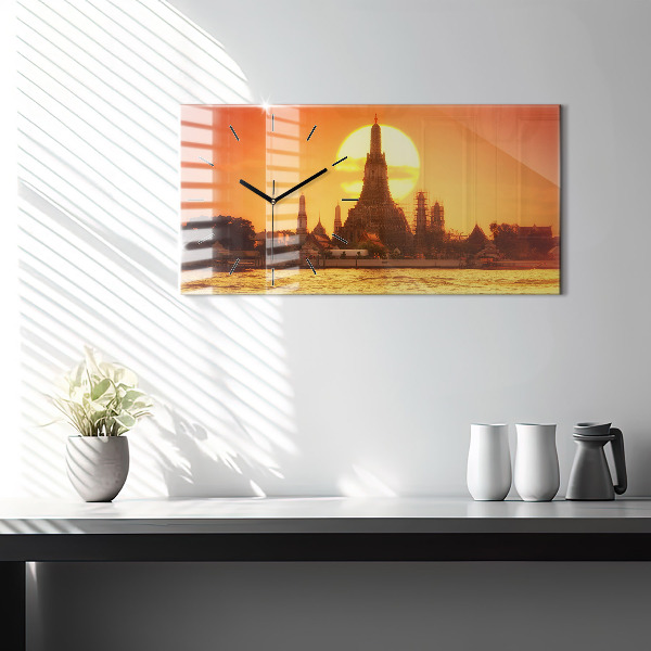 Horizontálne hodiny Wat arun Bangkok Thajsko