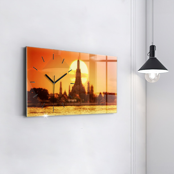 Horizontálne hodiny Wat arun Bangkok Thajsko