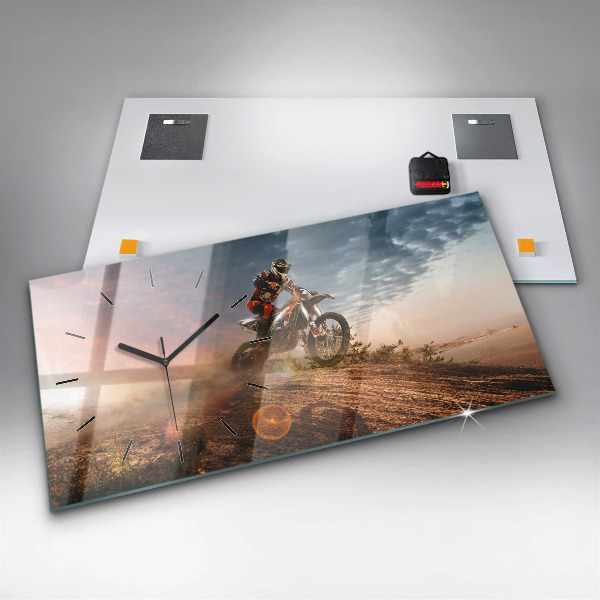 Horizontálne hodiny Muž na motorke