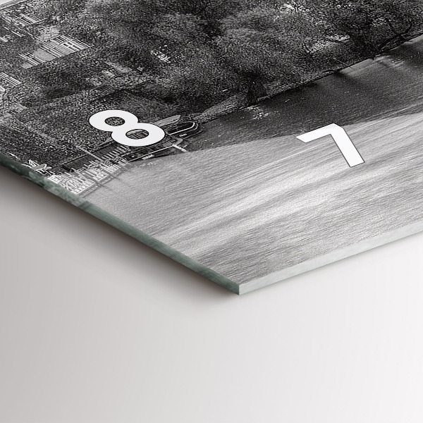 Horizontálne hodiny Pohľad na Karlov most v Prahe