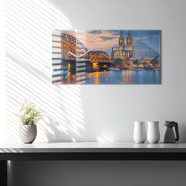 Horizontálne hodiny Pohľad na radnicu