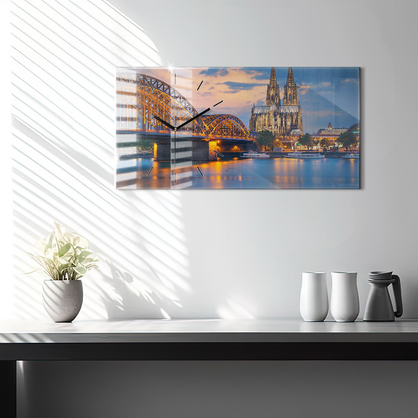 Horizontálne hodiny Pohľad na radnicu