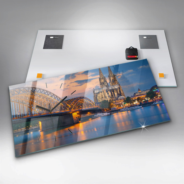 Horizontálne hodiny Pohľad na radnicu