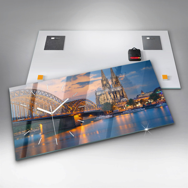 Horizontálne hodiny Pohľad na radnicu