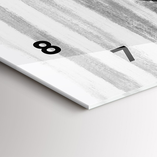 Horizontálne hodiny Žena v čiernej a bielej