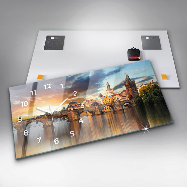 Horizontálne hodiny Panoráma nad riekou