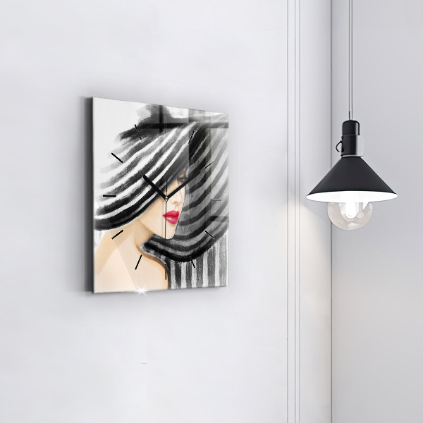Štvorcové hodiny Žena v čiernej a bielej