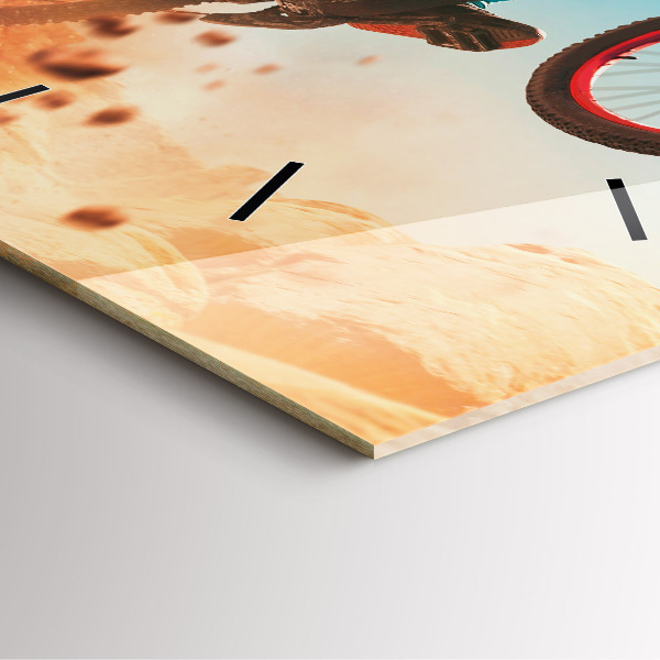 Štvorcové hodiny Kaskadér a adrenalín