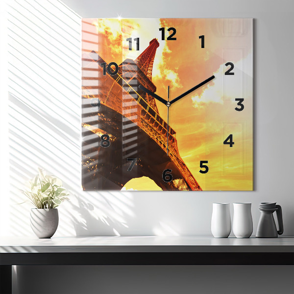 Štvorcové hodiny Eiffelova veža v Paríži
