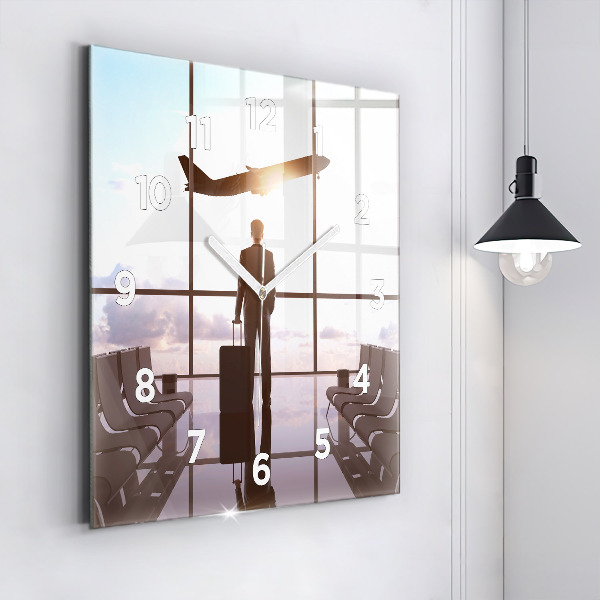 Štvorcové hodiny Muž na letisku