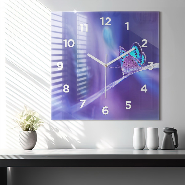 Štvorcové hodiny Motýľ na tráve