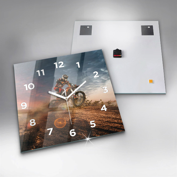 Štvorcové hodiny Muž na motorke