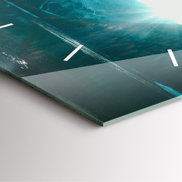 Štvorcové hodiny Hora a rieka v Poľsku