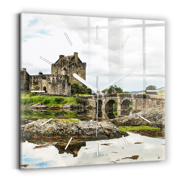 Štvorcové hodiny Hrad Eilean Donan v Škótsku