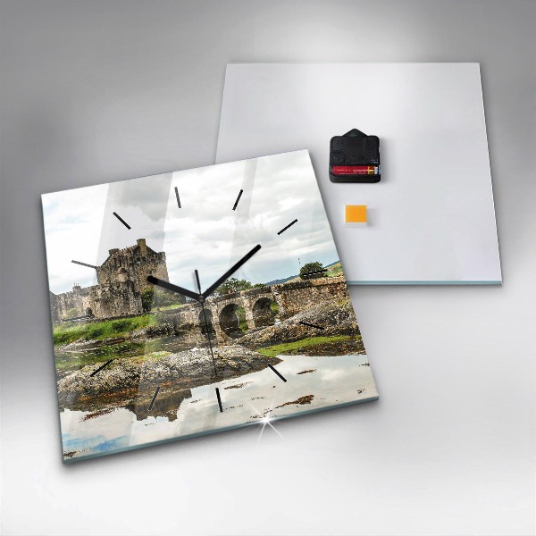 Štvorcové hodiny Hrad Eilean Donan v Škótsku