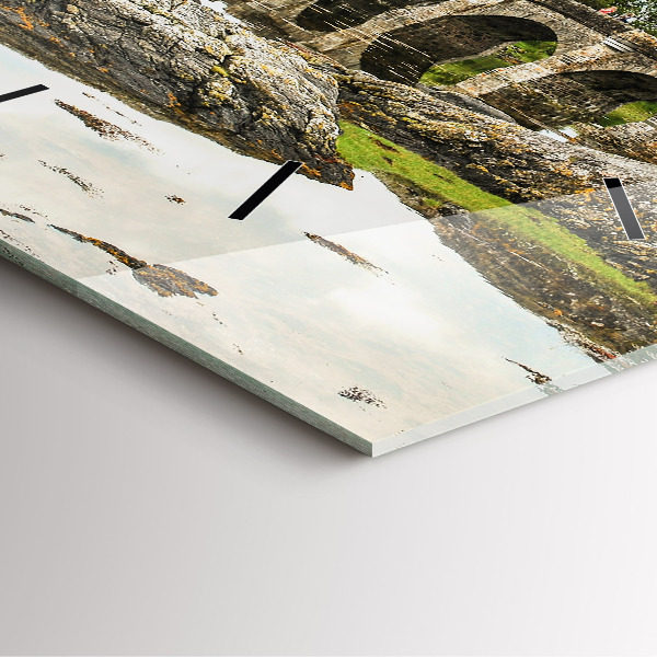 Štvorcové hodiny Hrad Eilean Donan v Škótsku